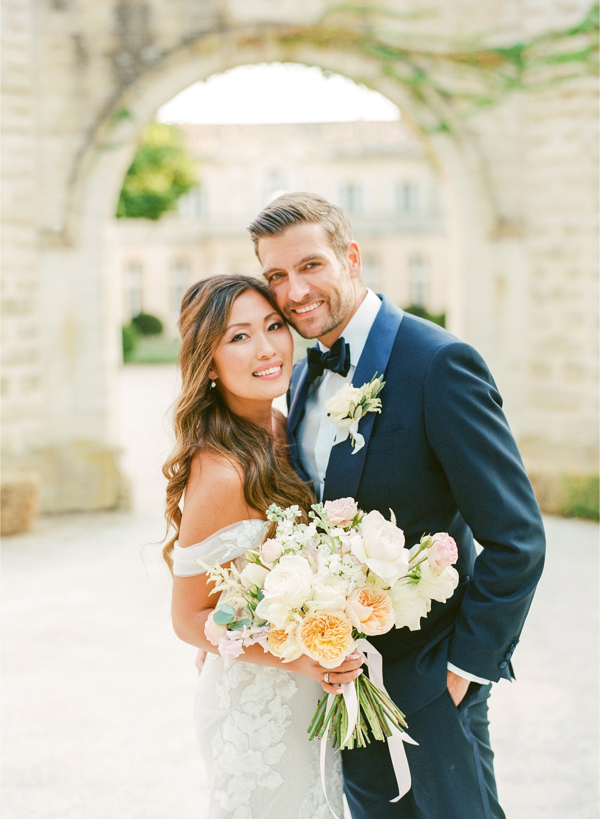 Chateau Martinay bride and groom - Wedding Planner Provence