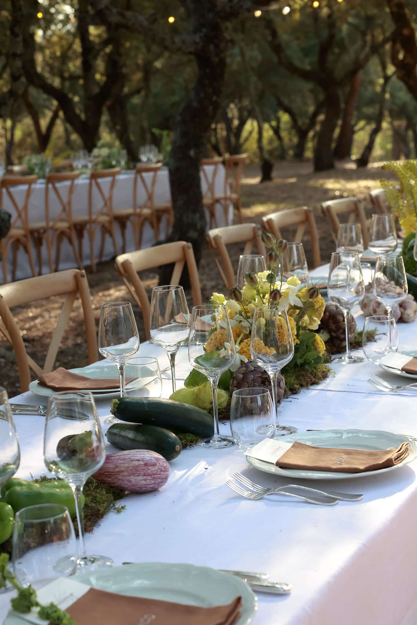 Juliette and Amelio's wedding table decoration - Wedding planner provence