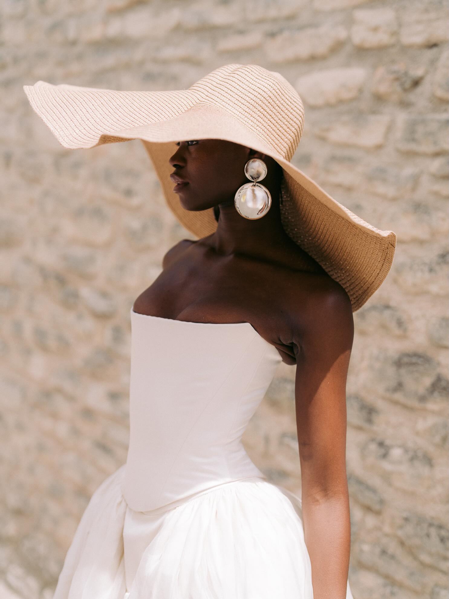 Luxury wedding planner Provence, bridal style at Hôtel Crillon le Brave